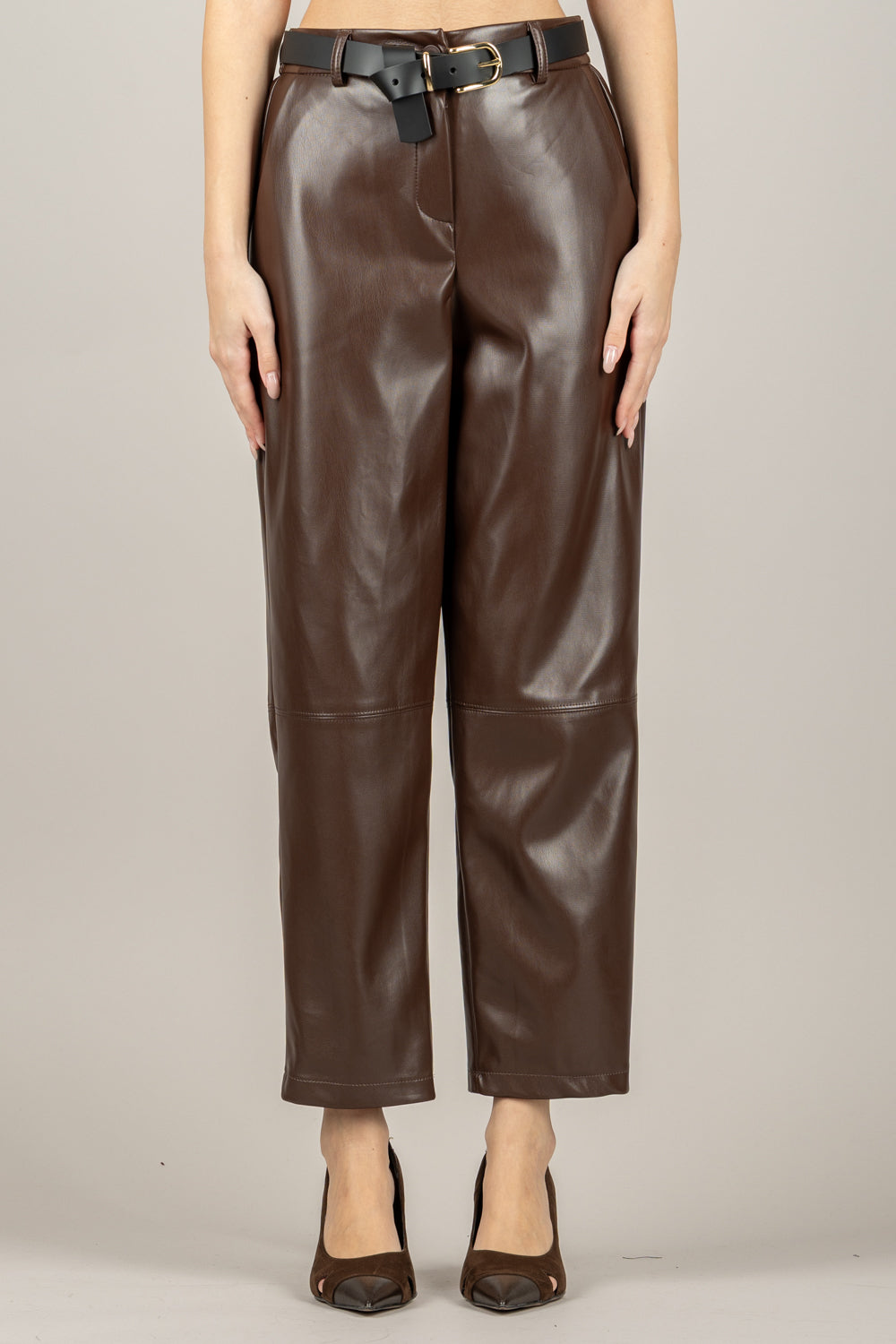 TENSIONE IN - 26P1176 - PANTALONE CARROT IN ECOPELLE