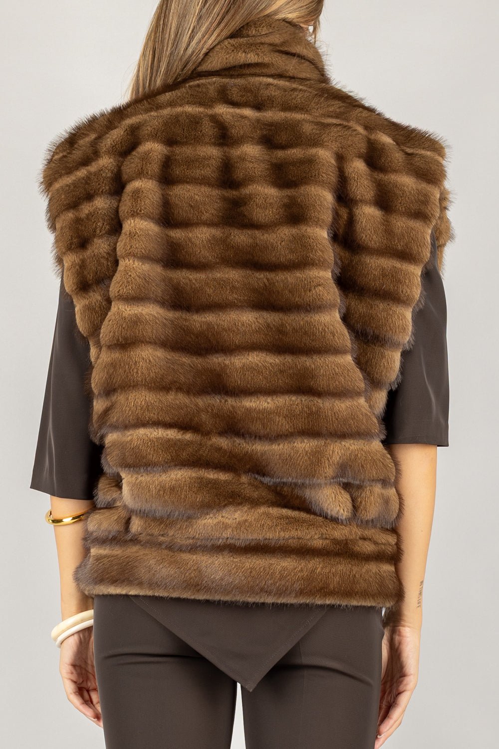 TENSIONE IN - HN344 - GILET ECOPELLICCIA CHIUSURA ASIMMETRICA
