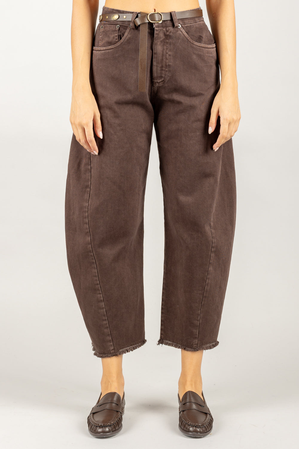 TENSIONE IN - W25P371 - PANTALONE CARROT CON CINTA