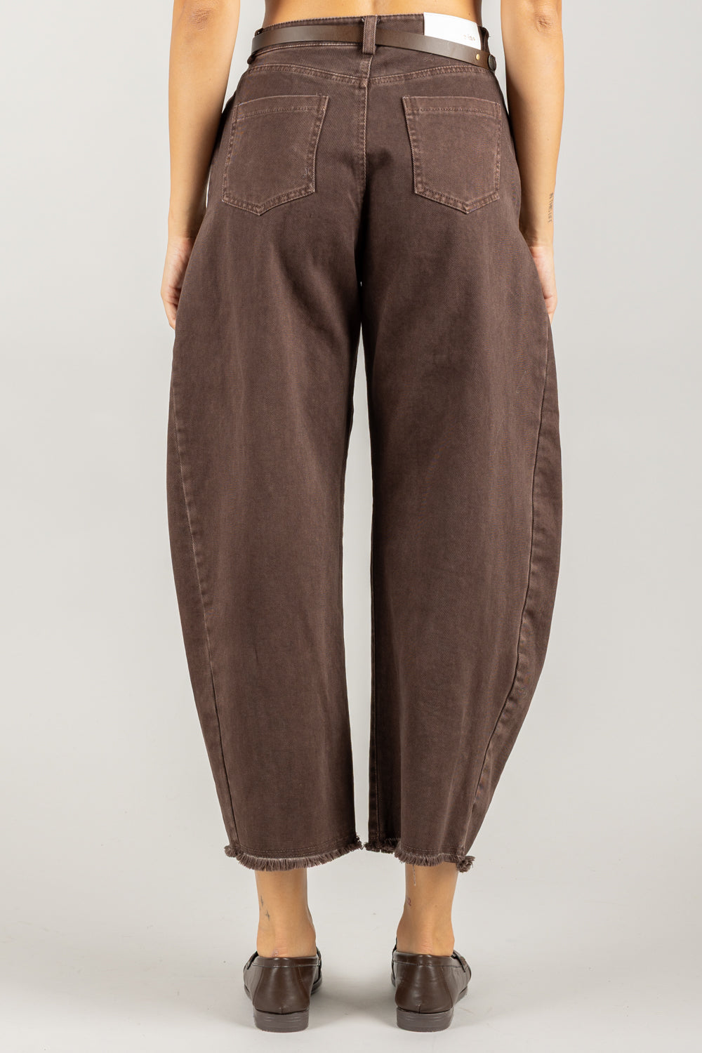 TENSIONE IN - W25P371 - PANTALONE CARROT CON CINTA