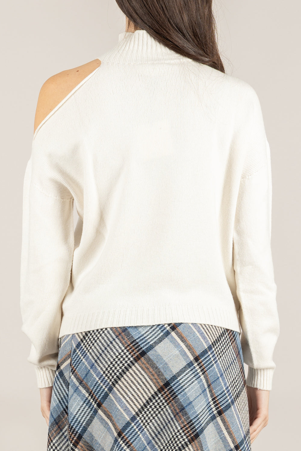 VICOLO - 77312F - MAGLIA CUT-OUT SULLA SPALLA