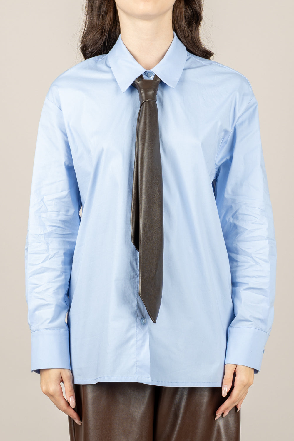 TENSIONE IN - 26C1335 - CAMICIA CON CRAVATTA IN ECOPELLE