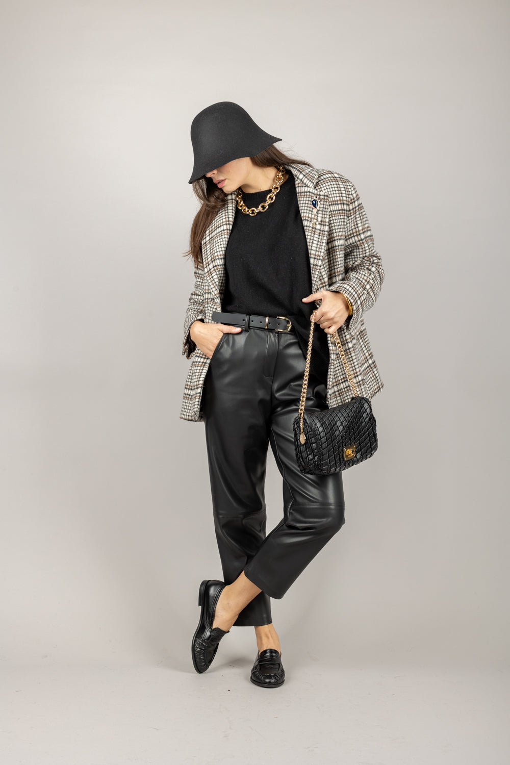 TENSIONE IN - 26P1176 - PANTALONE CARROT IN ECOPELLE