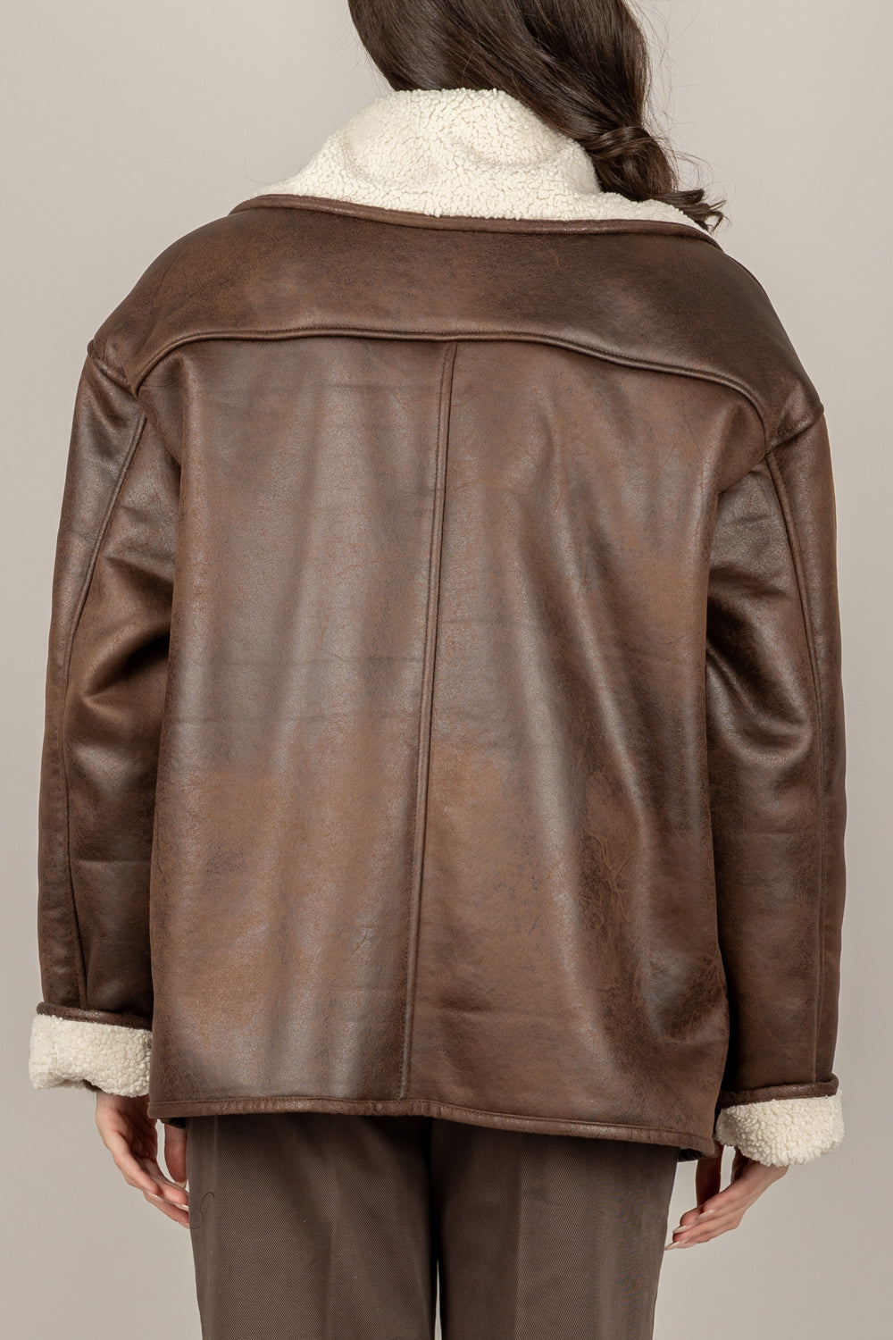 TENSIONE IN - FW250085 - GIACCA ECOPELLE CHIUSURA ASIMMETRICA