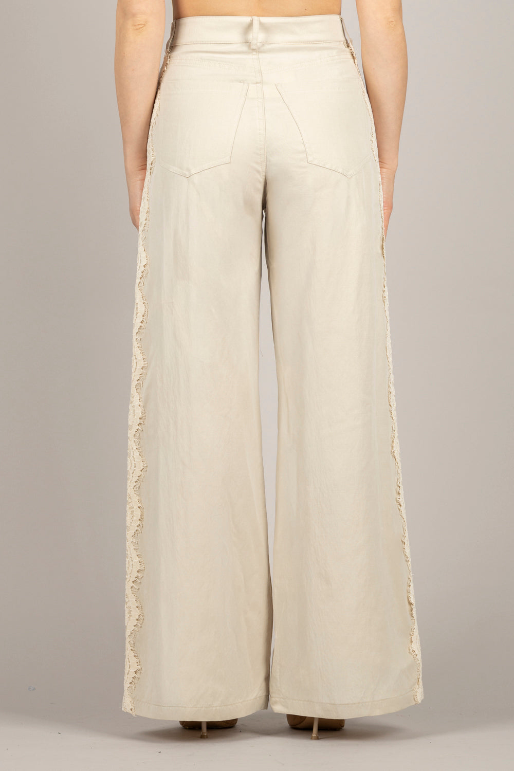 TENSIONE IN - PX1296 - PANTALONE CON DETTAGLI LATERALI IN PIZZO SAND