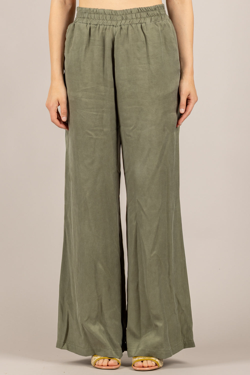 TENSIONE IN - YO1526 - SET TOP E PANTALONE IN CUPRO VERDE