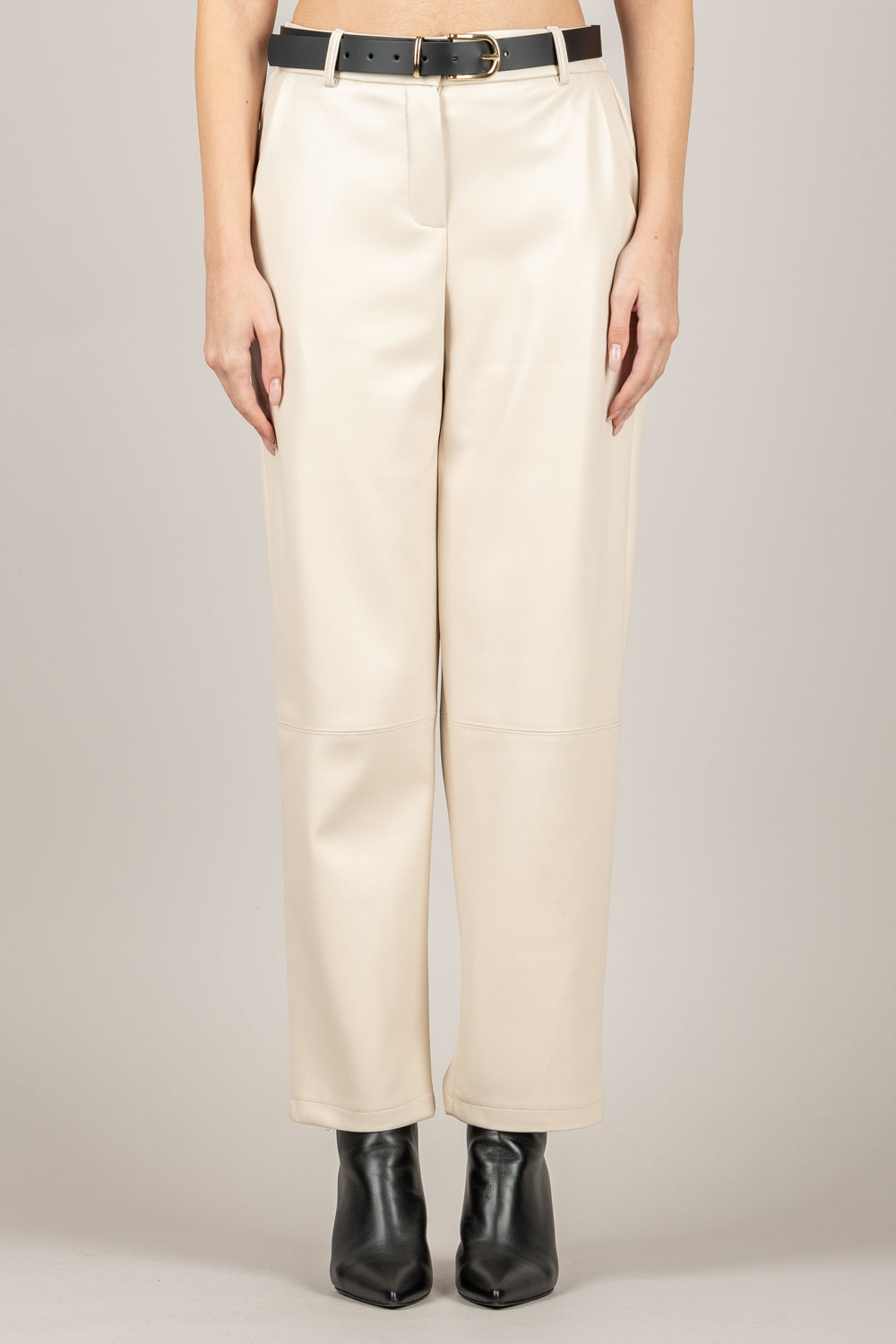 TENSIONE IN - 26P1176 - PANTALONE CARROT IN ECOPELLE