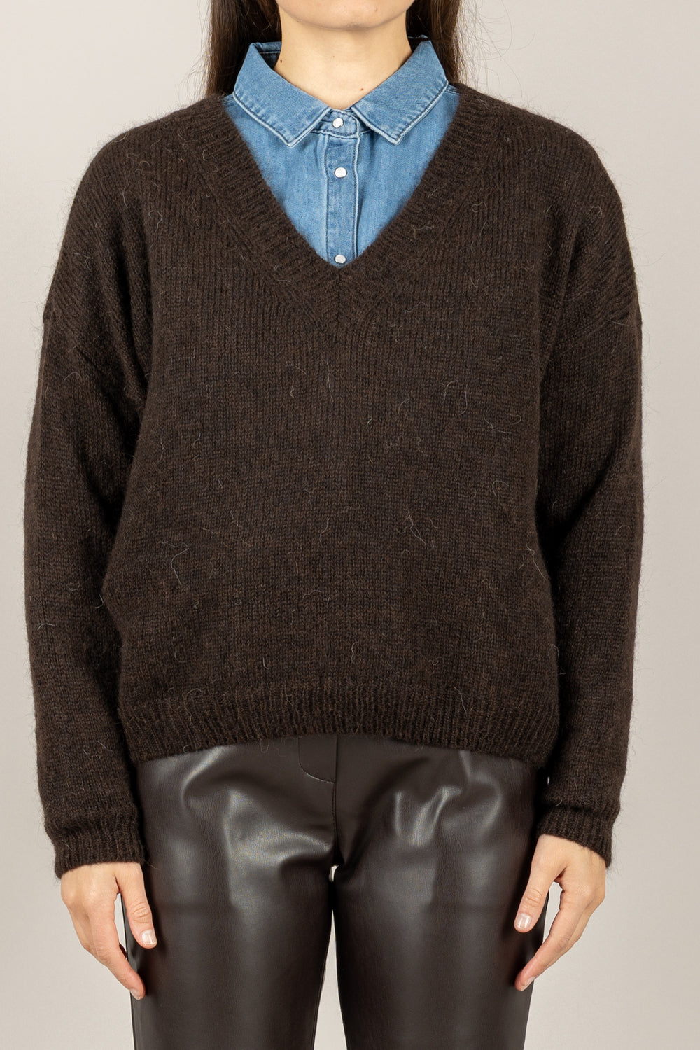 VICOLO - 55162F - MAGLIA SCOLLO A V MANICA LUNGA