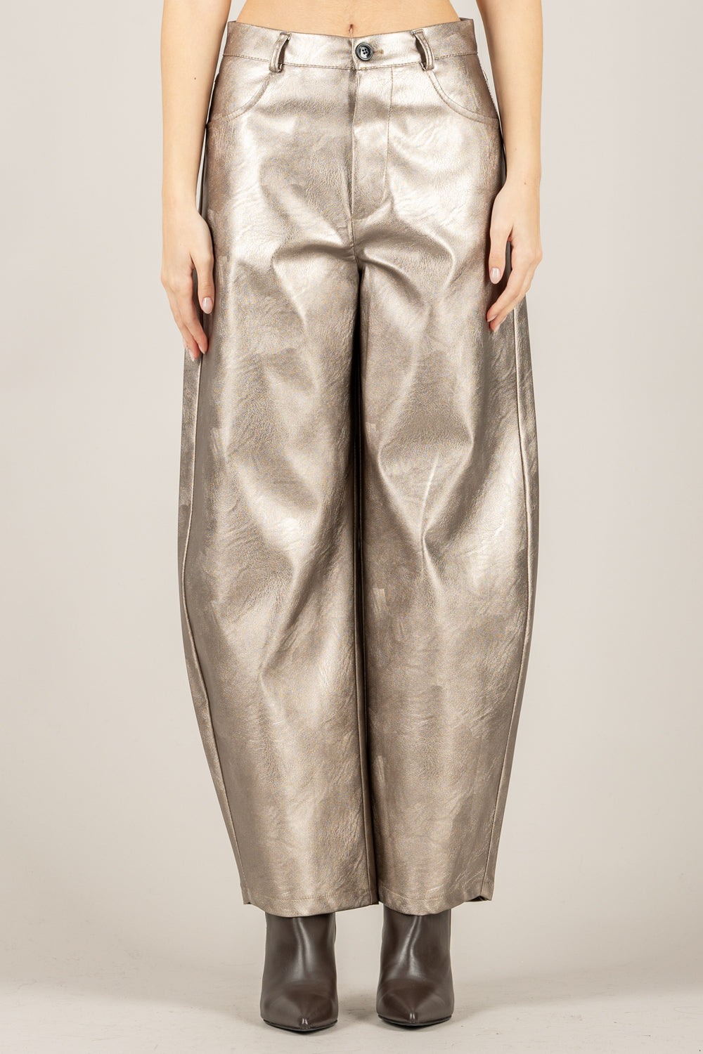 VICOLO - TF2051 - PANTALONE BARREL ECOPELLE LAMINATO