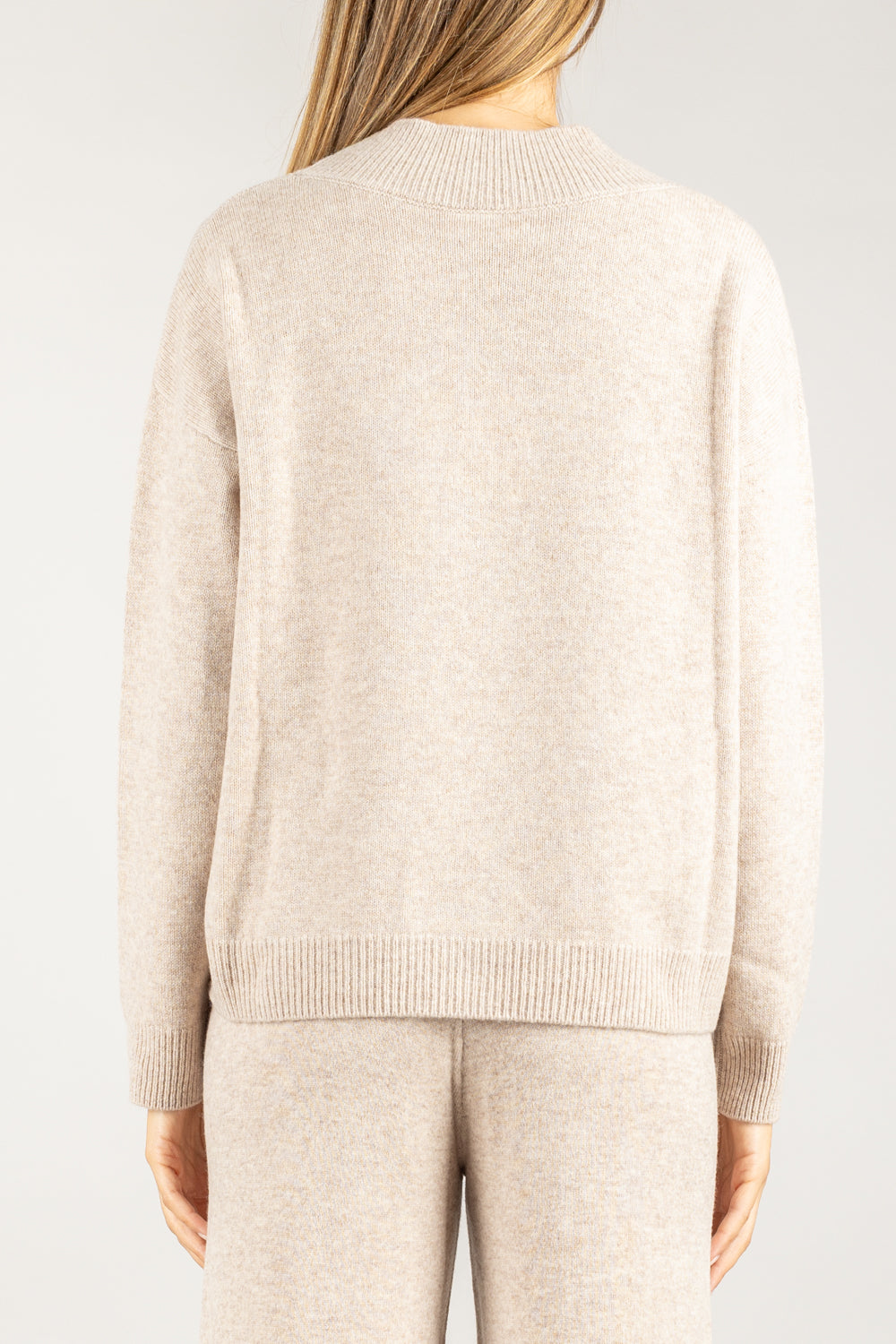 VICOLO - 77199F - MAGLIA OVER SCOLLO A V