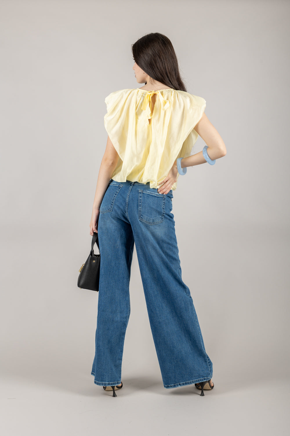 VICOLO - TD2345 - BLUSA FIOCCO SCHIENA