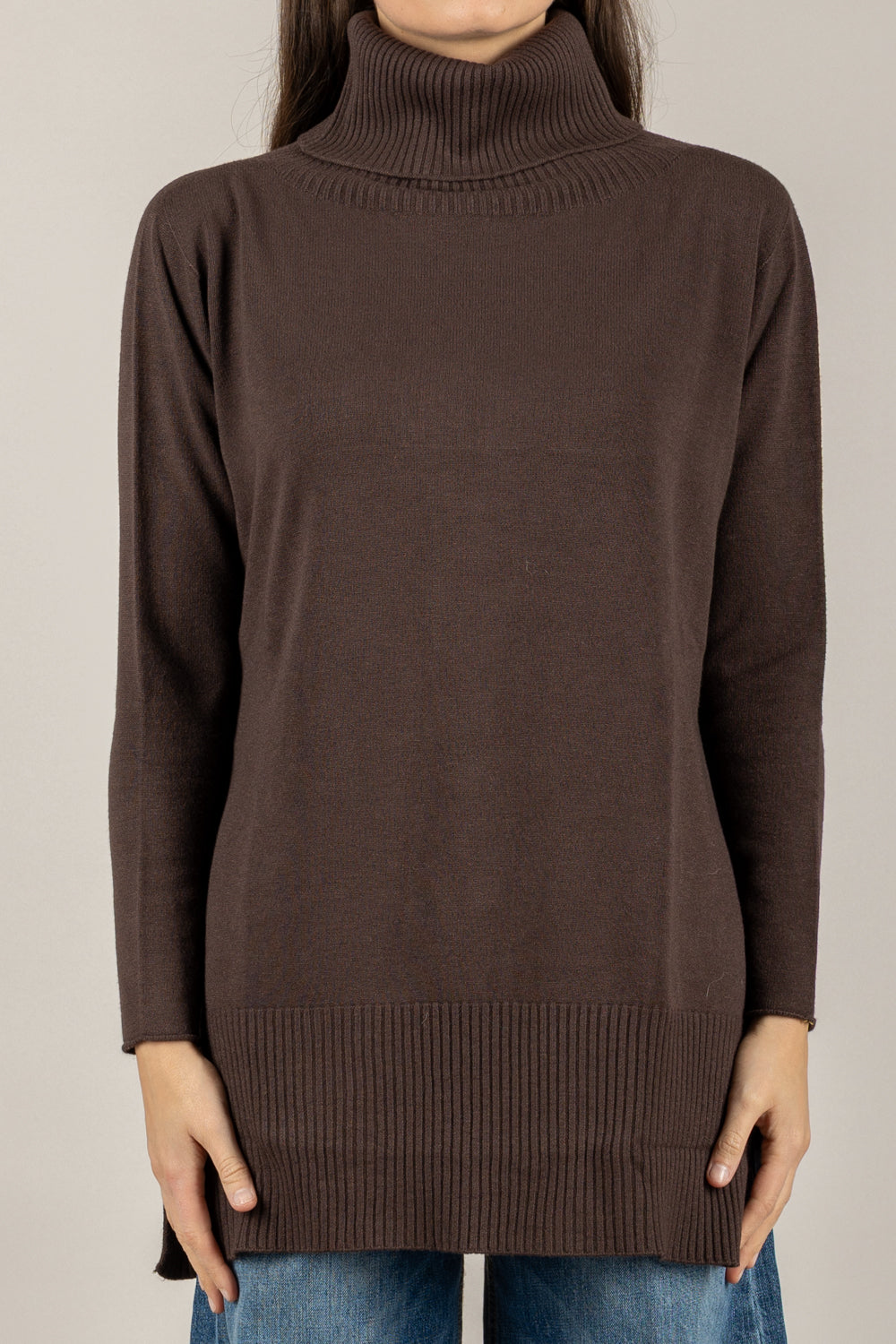 VICOLO - 77340F - MAGLIA LUNGA COLLO ALTO CON SPACCHETTI