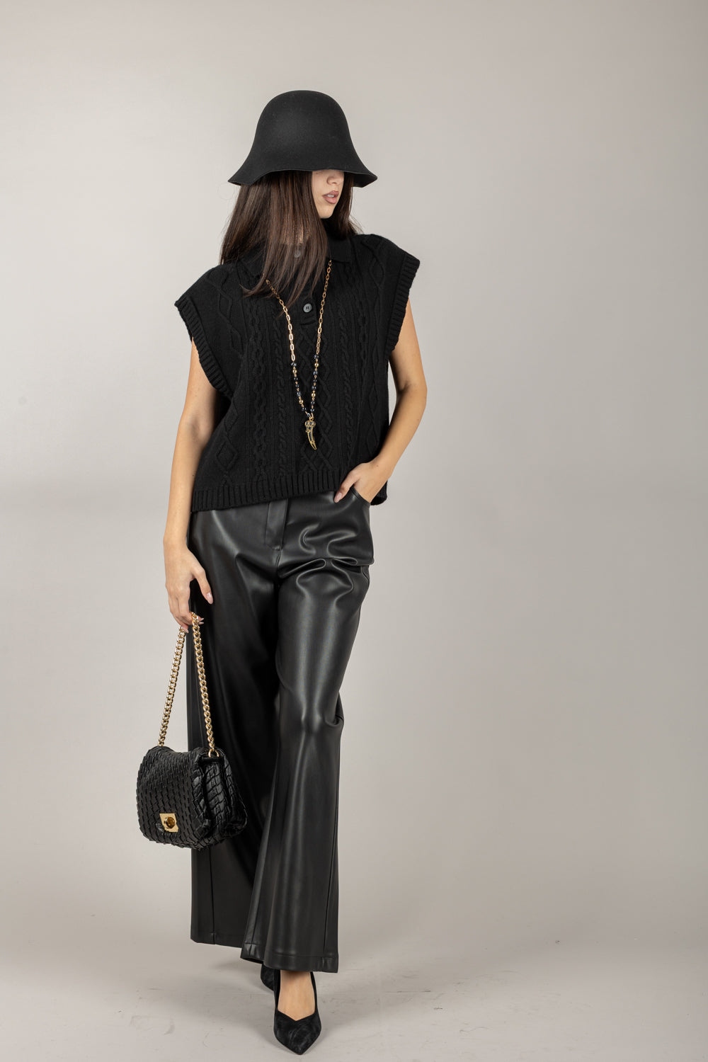 TENSIONE IN - D80967 - GILET CON COLLETTO E RICAMI