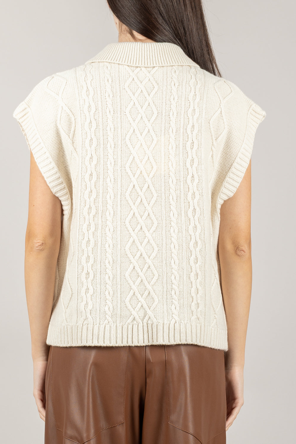 TENSIONE IN - D80967 - GILET CON COLLETTO E RICAMI