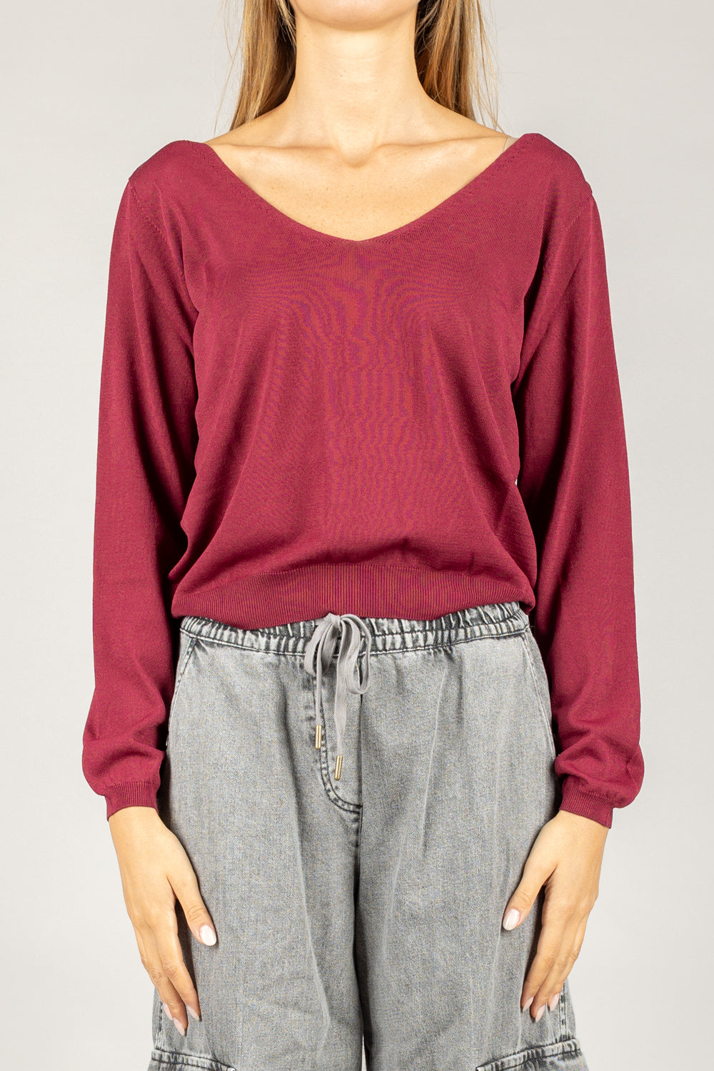 VICOLO - 44034F - MAGLIA CROP SCOLLO A V