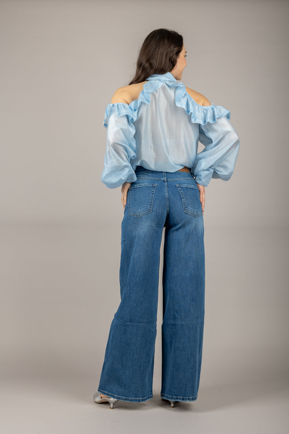 VICOLO - TD1546 - CAMICIA CUT OUT SPALLE CON ROUCHES