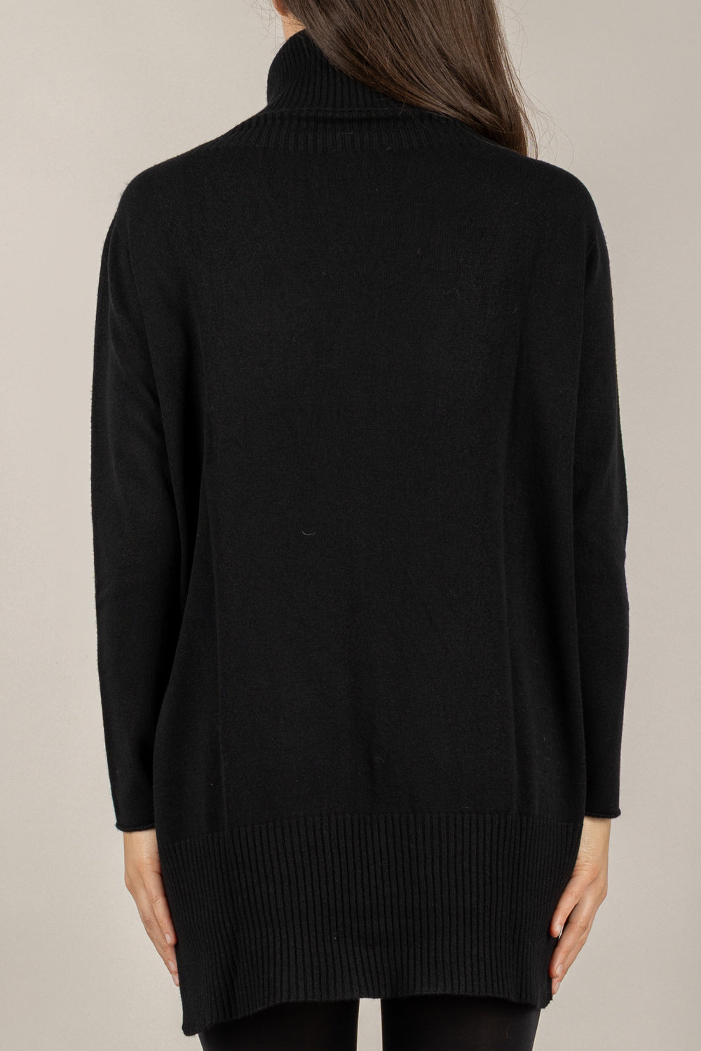 VICOLO - 77340F - MAGLIA LUNGA COLLO ALTO CON SPACCHETTI