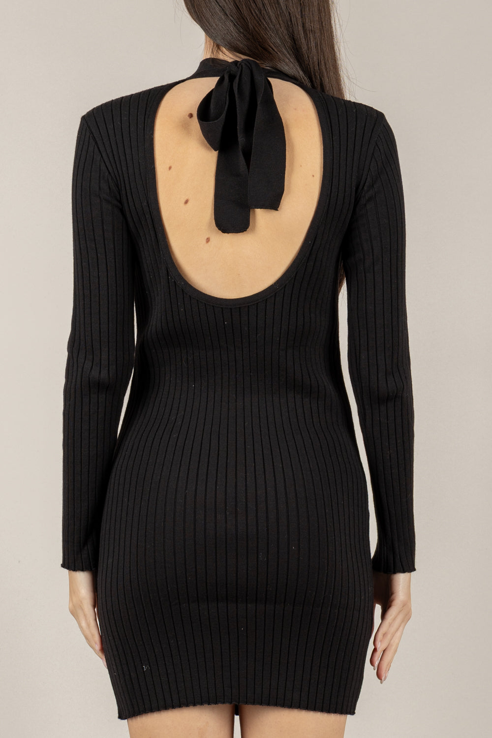 VICOLO - 22217F - ABITO IN MAGLIA CON SCOLLO POSTERIORE