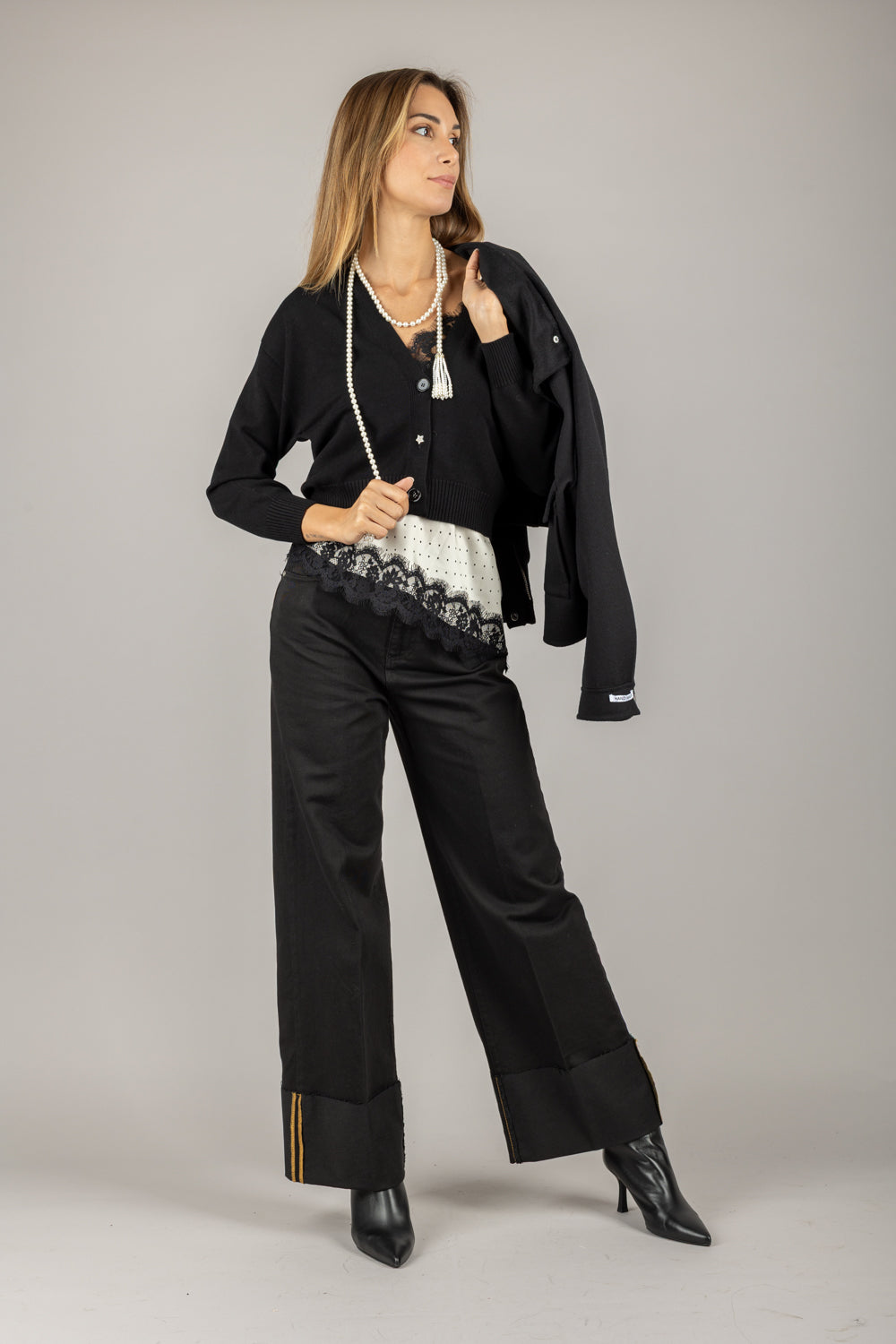 VICOLO - 77164F - CARDIGAN CROP CON BOTTONE GIOIELLO