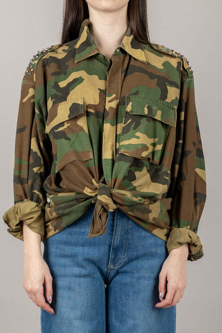VICOLO - RD0799 - GIACCA CAMOUFLAGE CON TASCHE E APPLICAZIONI