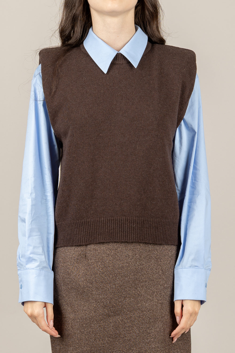 TENSIONE IN - D80088 - MAGLIA SMANICATA CON SPALLINE