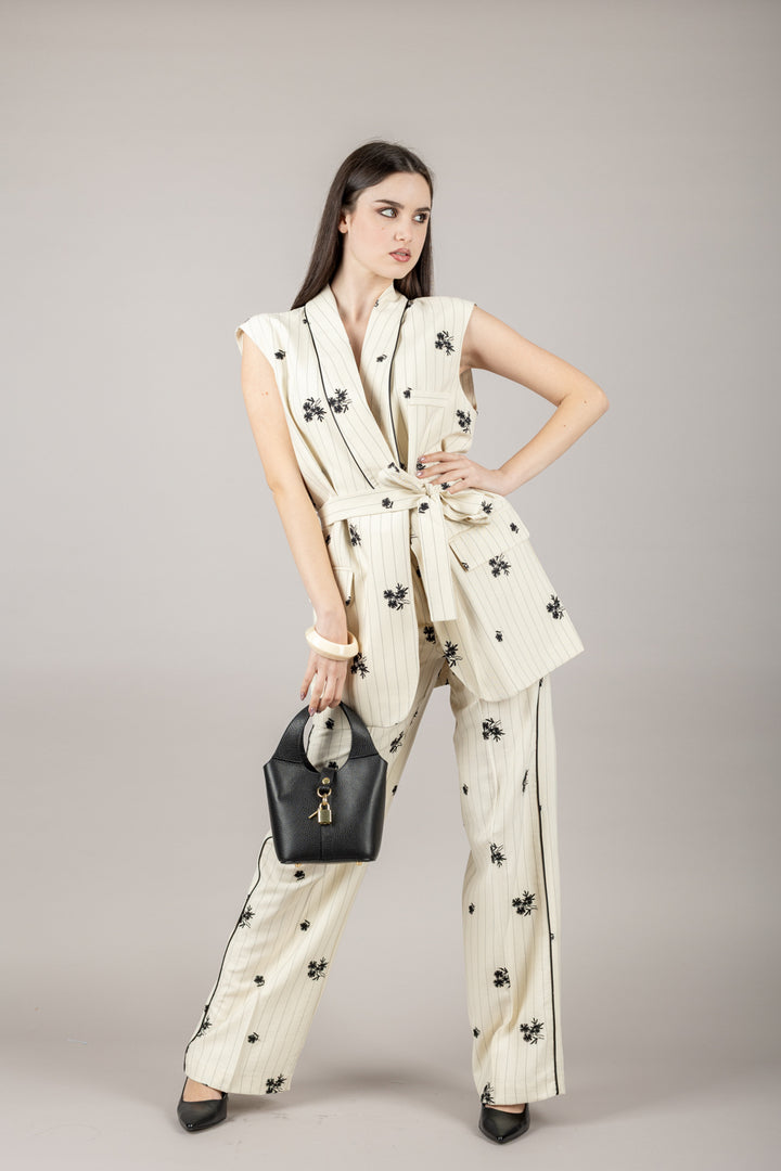 VICOLO - TD0499 - PANTALONE CON FIORI GESSATO