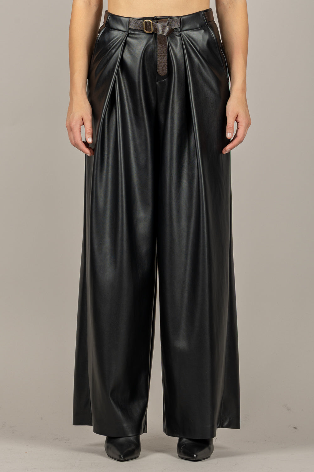 TENSIONE IN - CQ1013 - PANTALONE ECOPELLE A PALAZZO CON CINTA