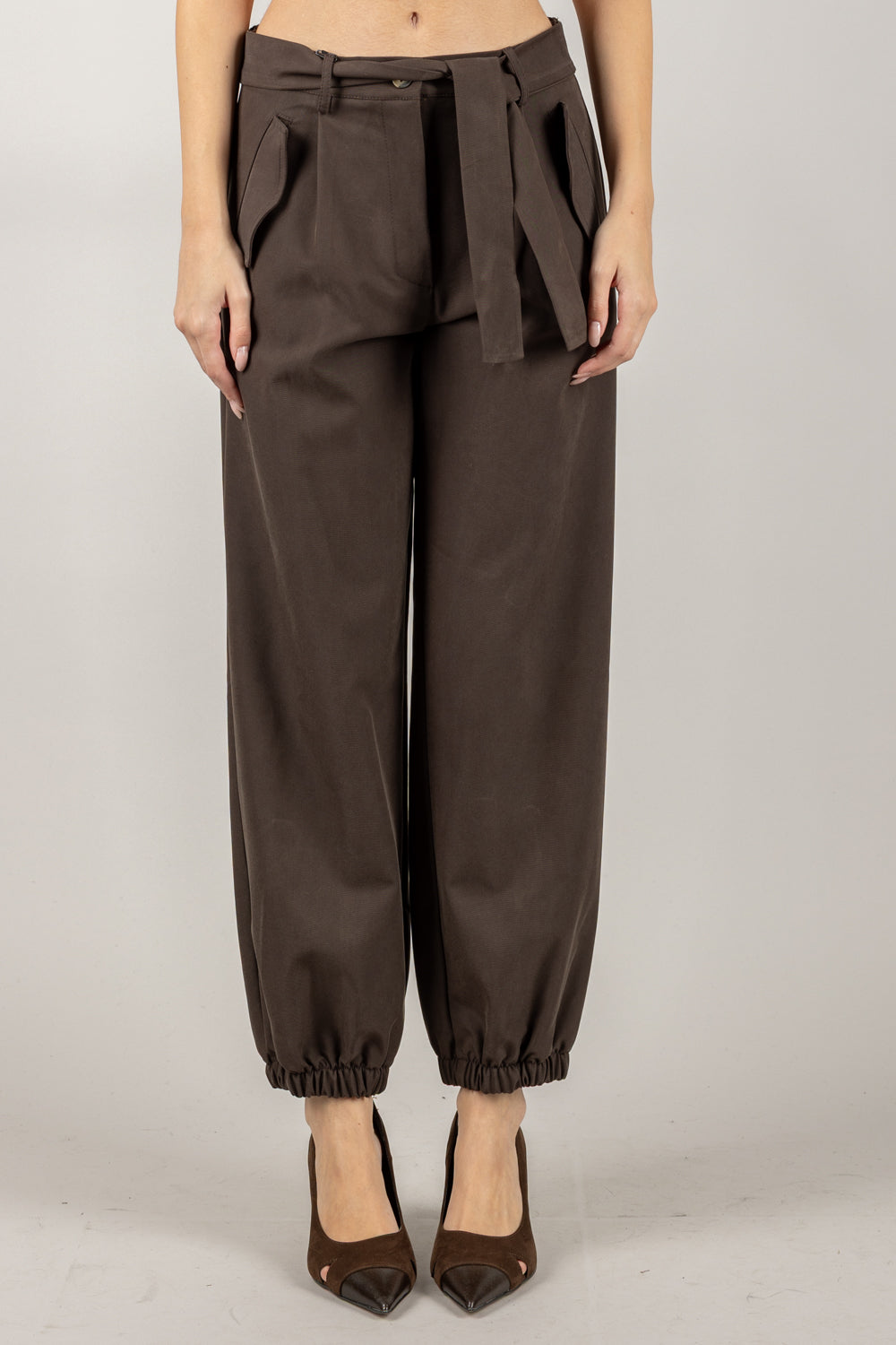 VICOLO - TF1104 - PANTALONE CON TASCHE A FILO E PINCES