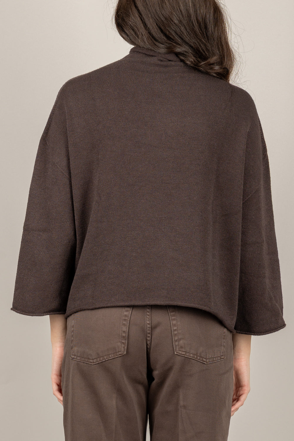 TENSIONE IN - IT1176AI25 - MAGLIA CROP COLLO ALTO CON MANICA 3/4