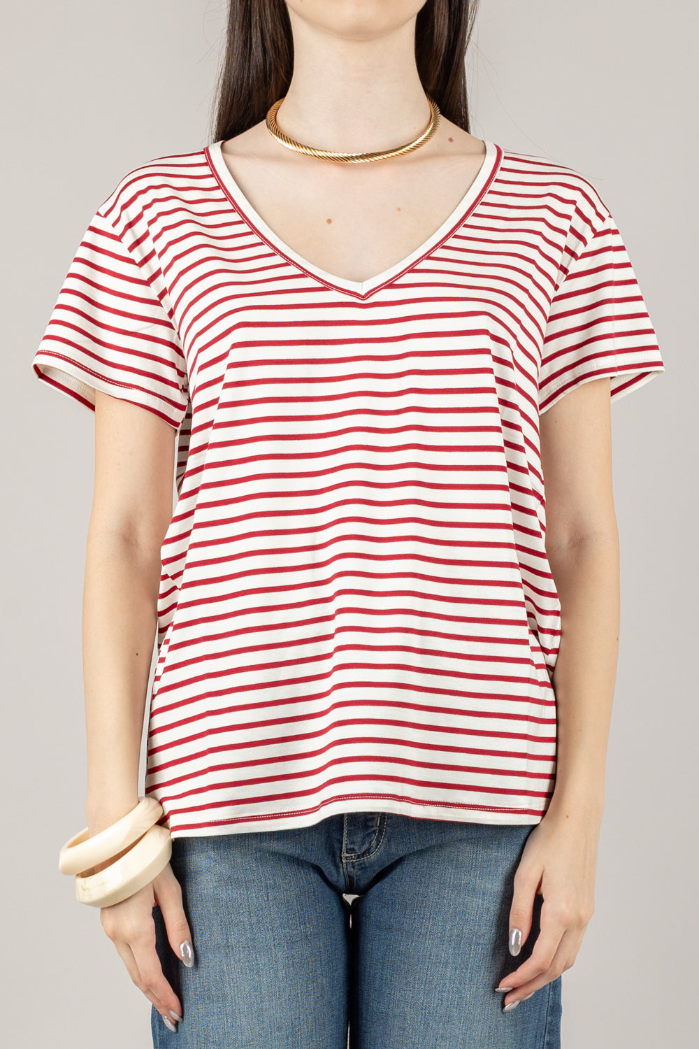 VICOLO - UD0267 - T-SHIRT RIGHE FINE SCOLLO A V