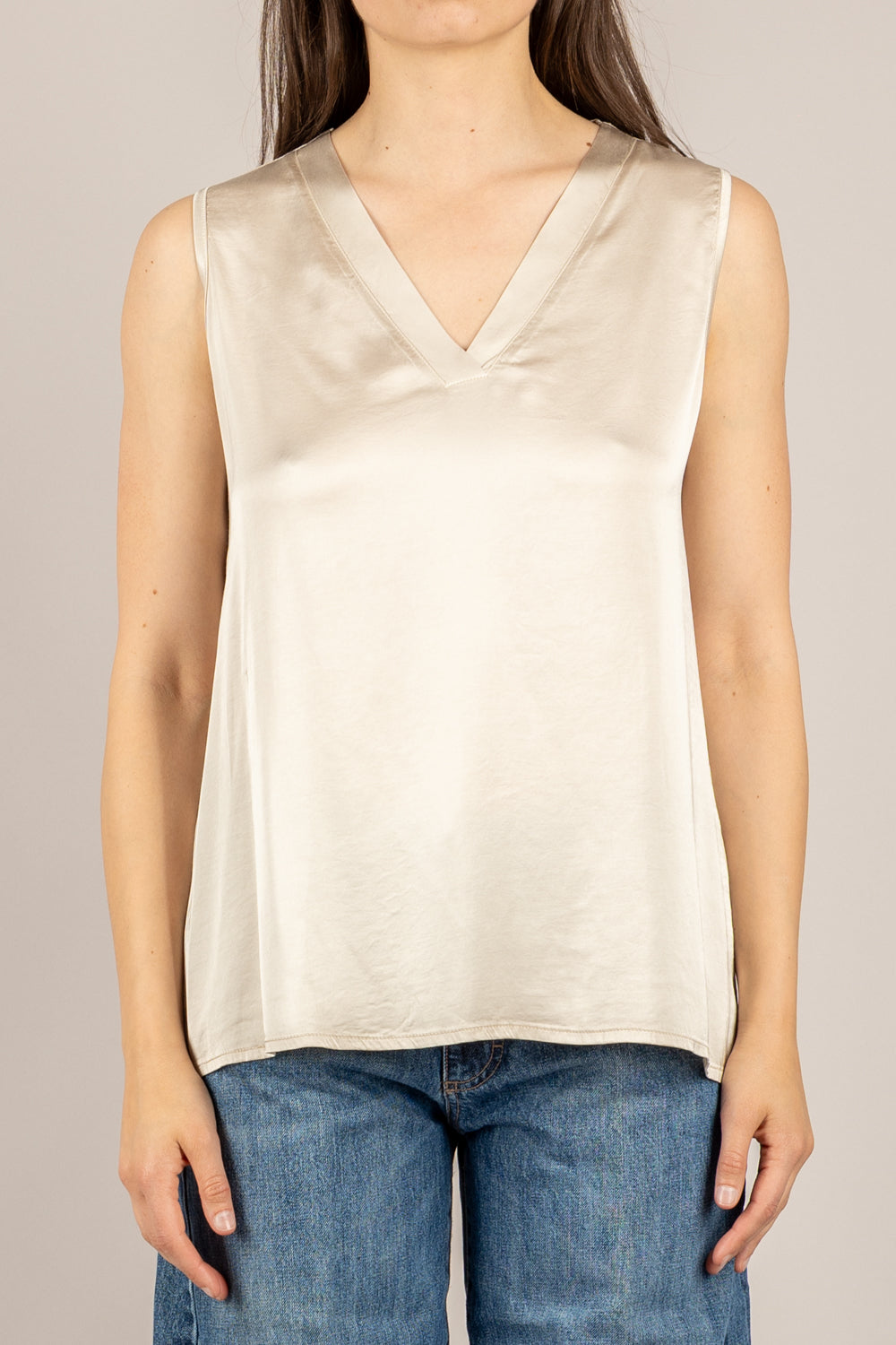EMUNA' - ZC82209 - T-SHIRT IN SATIN SCOLLO A V BURRO