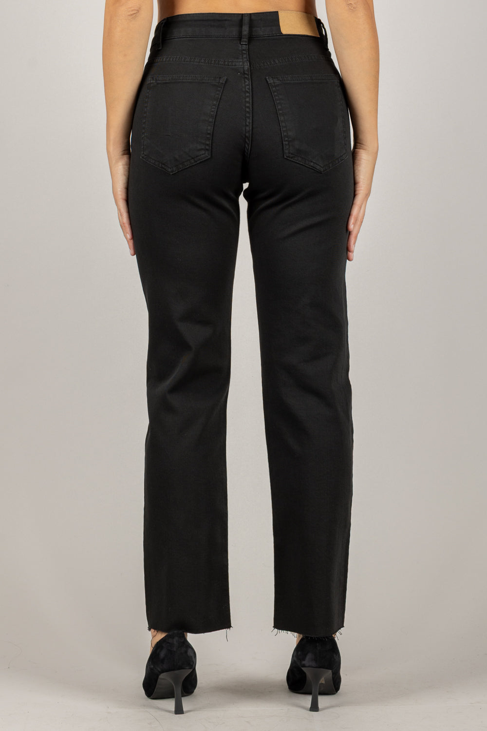 TENSIONE IN - CJ12704 - JEANS CROP TAGLIO VIVO