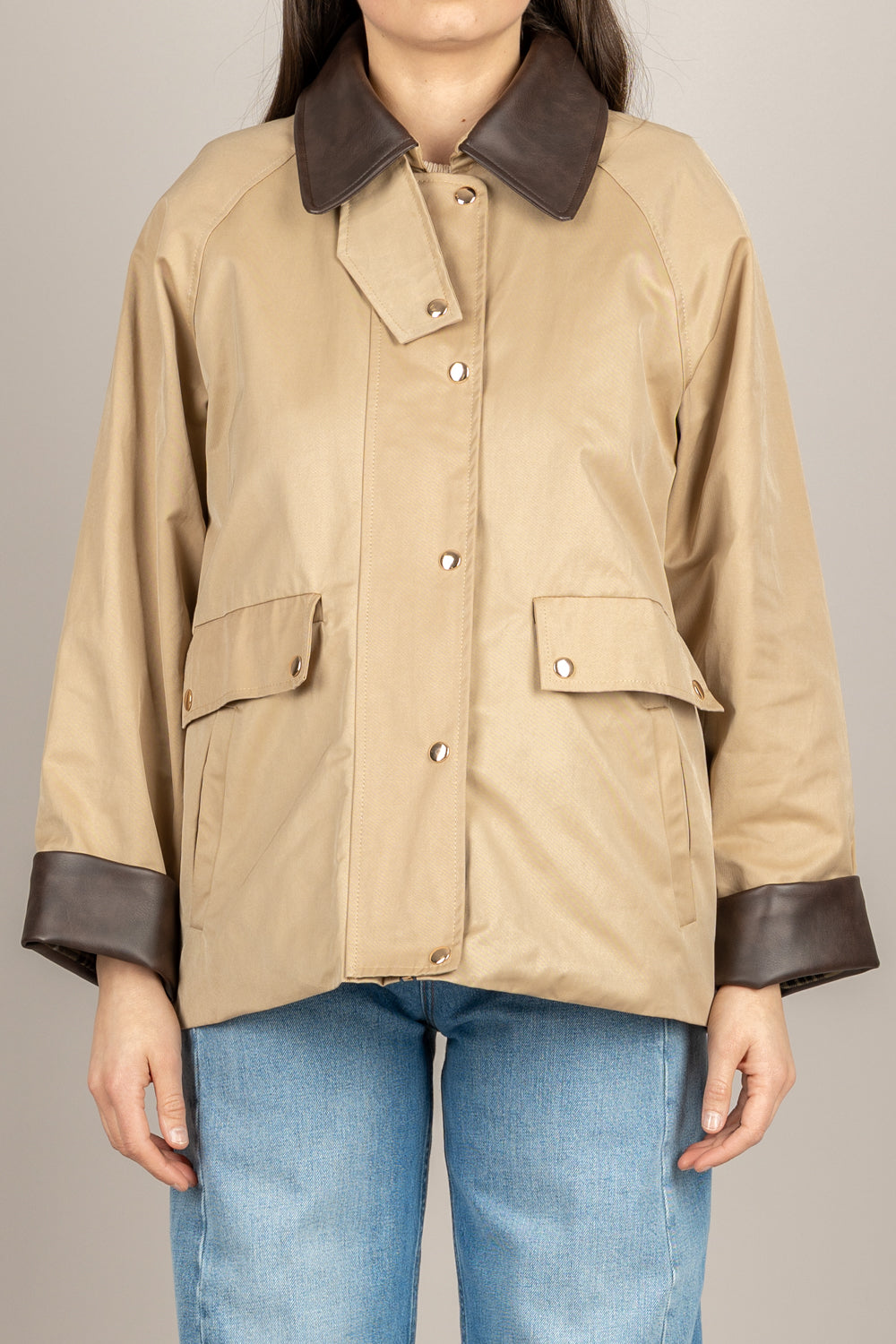 VICOLO - TAB0950 - CAPPOTTO CORTO BEIGE