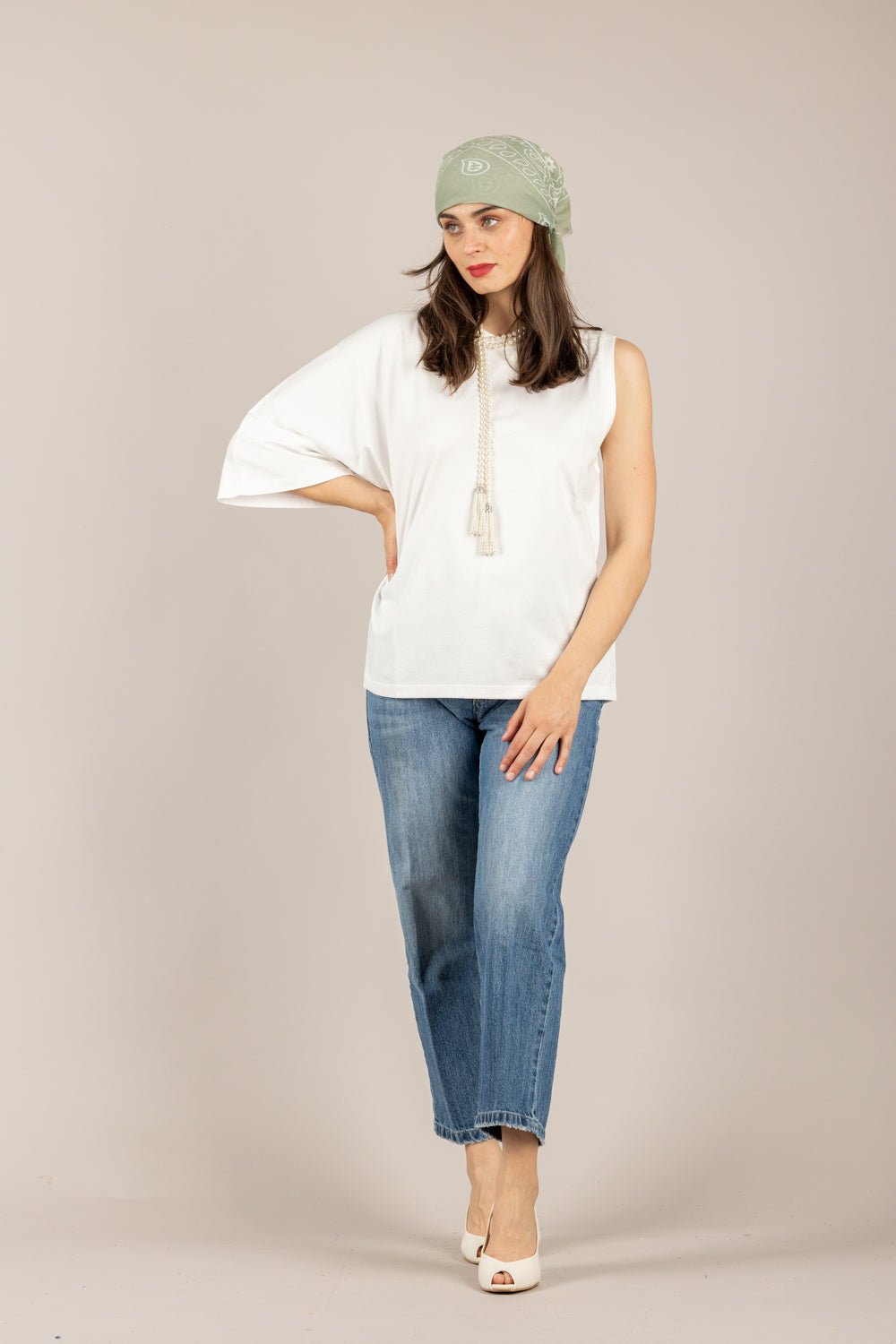 VICOLO - UAB0366 - T-SHIRT IN COTONE SENZA MANICA NATURALE