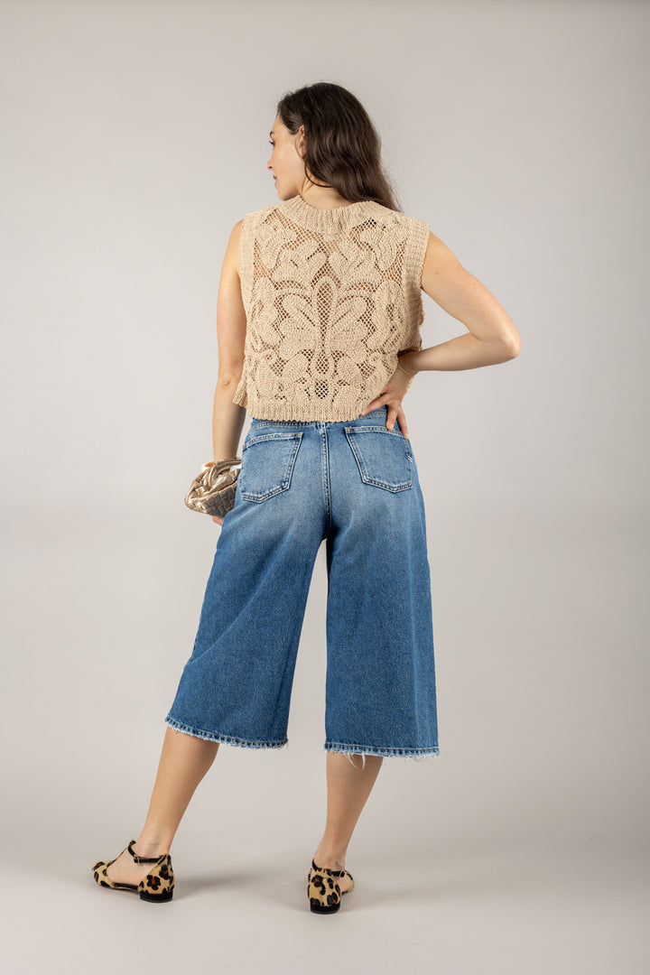 VICOLO - 77035D - MAGLIA CROP SMANICATA RICAMATA