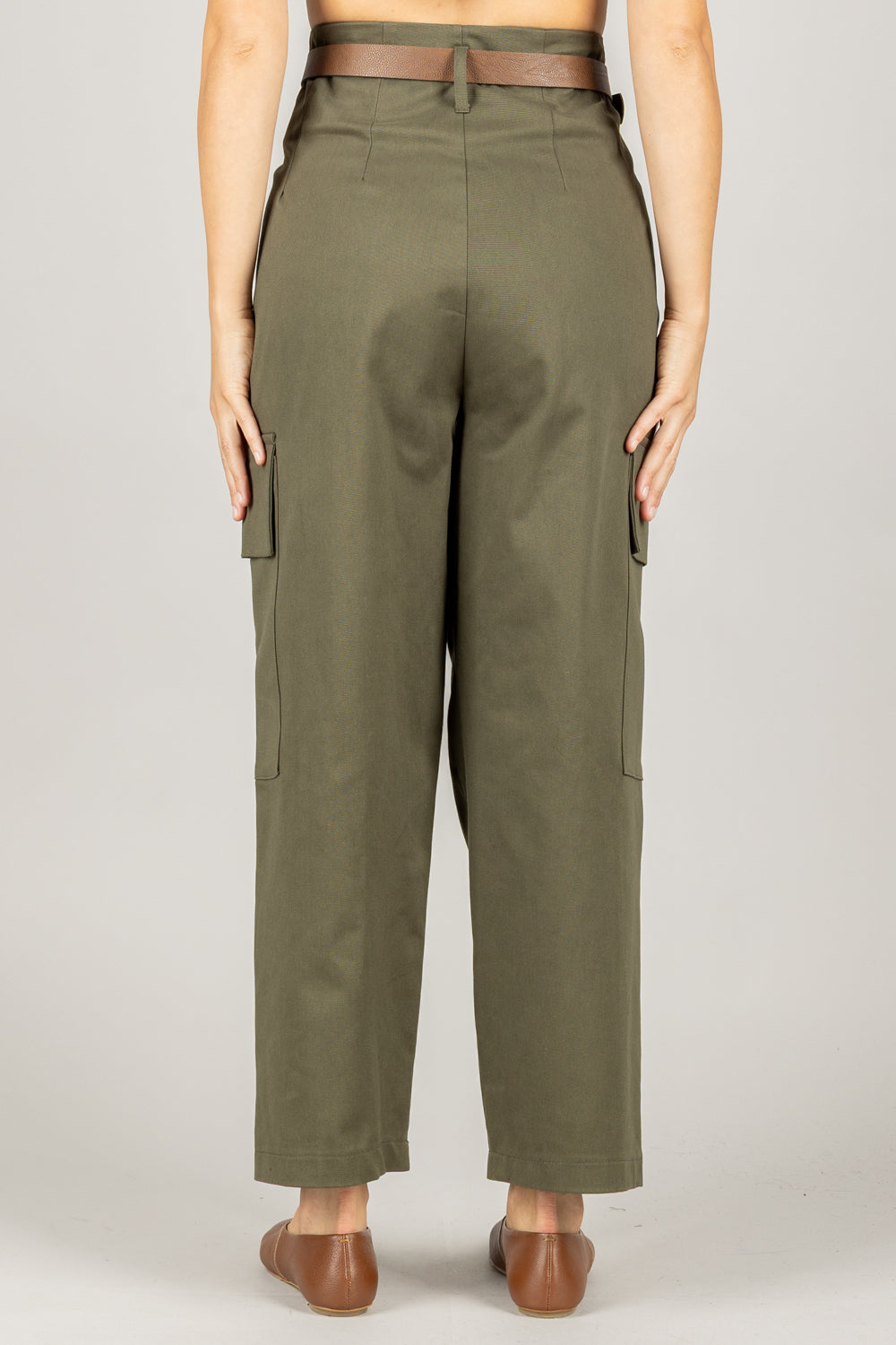 VICOLO - TF0842 - PANTALONE CARGO CON PINCES CON CINTA