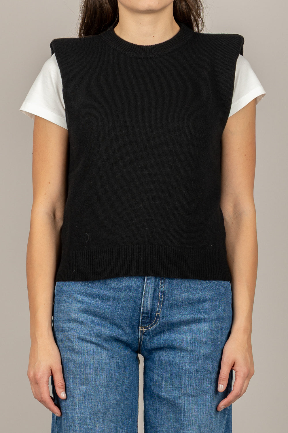 TENSIONE IN - D80088 - MAGLIA SMANICATA CON SPALLINE