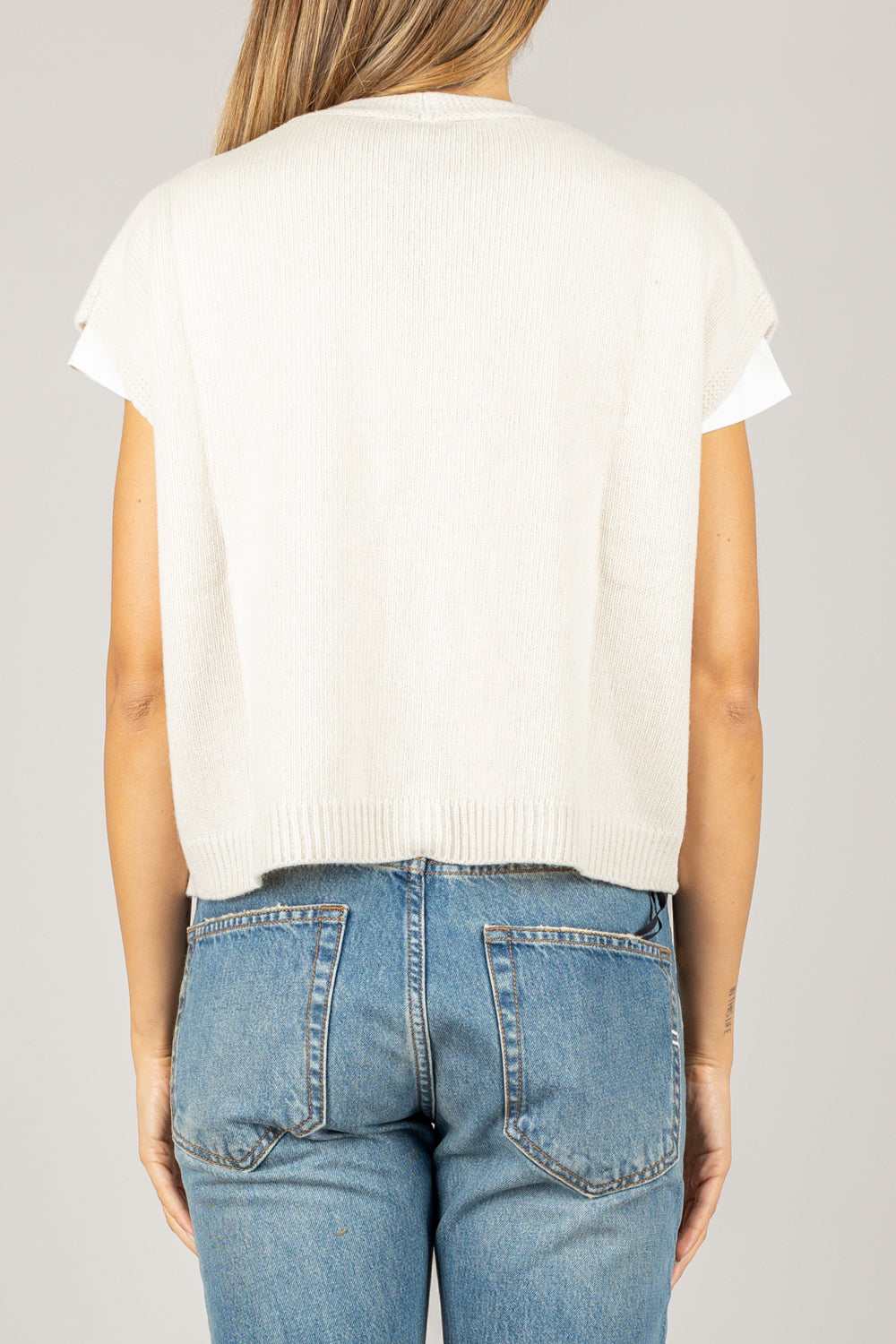 TENSIONE IN - D80014 - GILET SCOLLO A V CON BOTTONI
