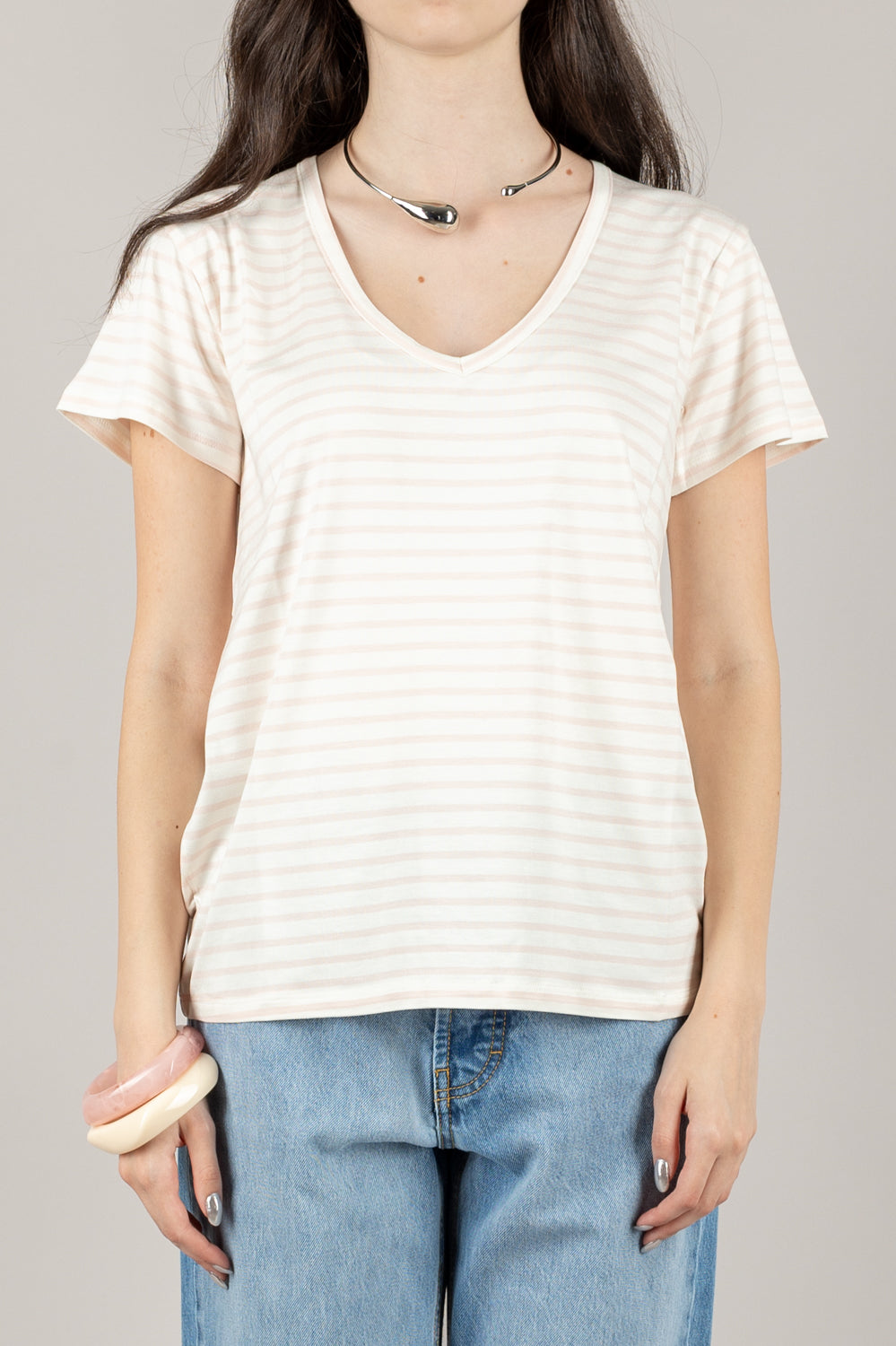 VICOLO - UD0267 - T-SHIRT RIGHE FINE SCOLLO A V