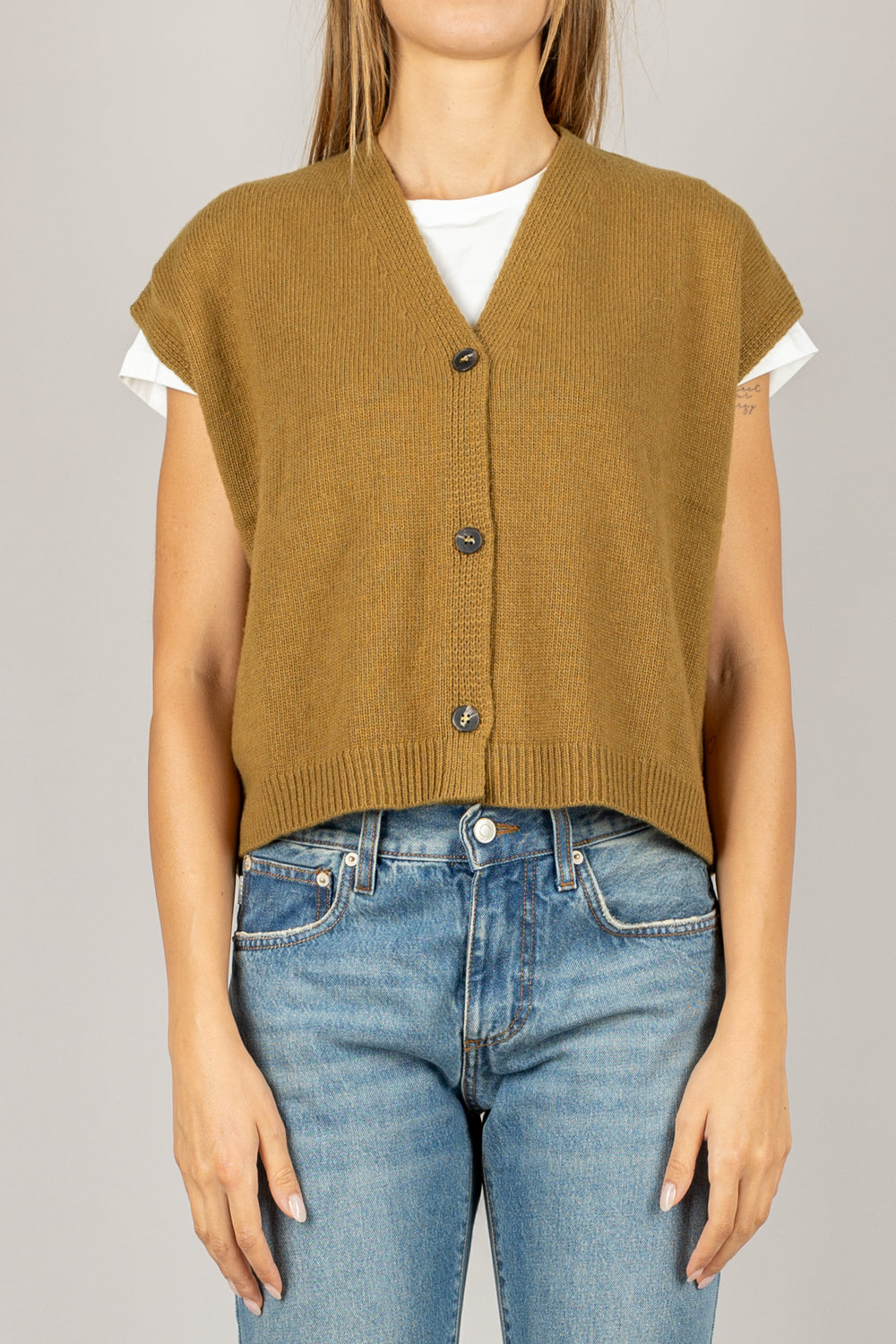 TENSIONE IN - D80014 - GILET SCOLLO A V CON BOTTONI