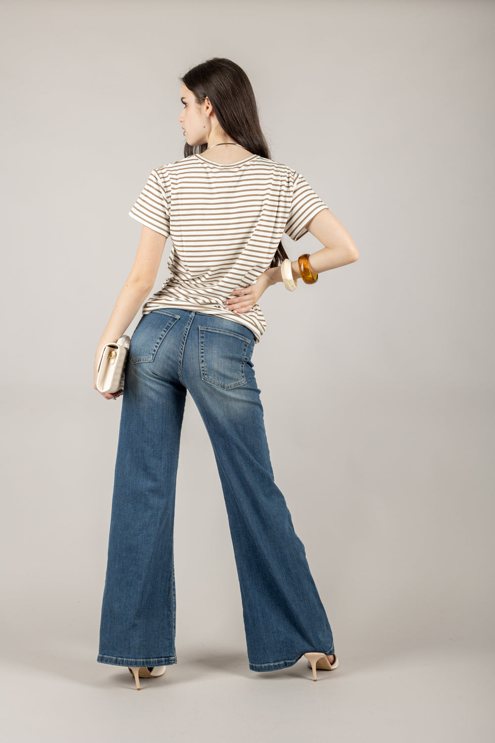 VICOLO - UD0267 - T-SHIRT RIGHE FINE SCOLLO A V