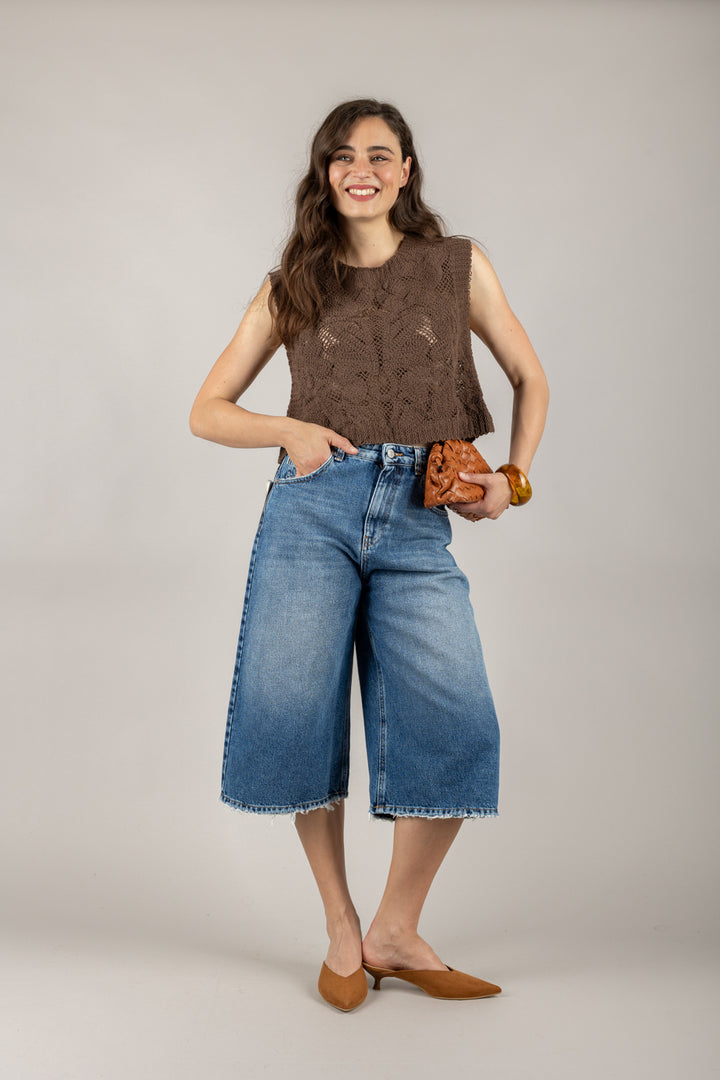 VICOLO - 77035D - MAGLIA CROP SMANICATA RICAMATA