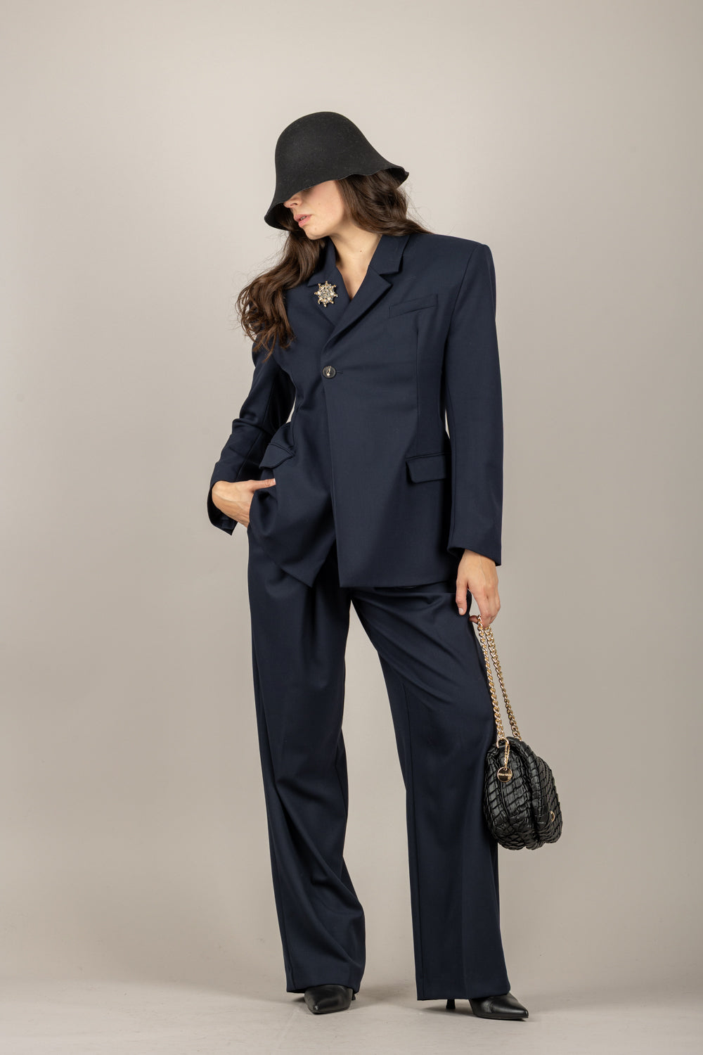 TENSIONE IN - W25J727 - GIACCA BOTTONE ASIMMETRICO CON SPILLA