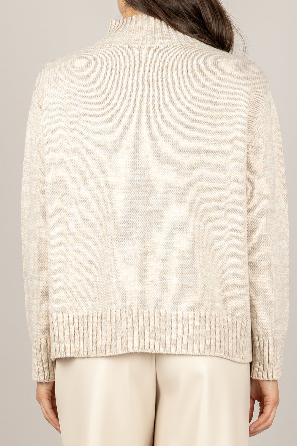 TENSIONE IN - D82044 - MAGLIA A COLLO ALTO MANICHE LUNGHE