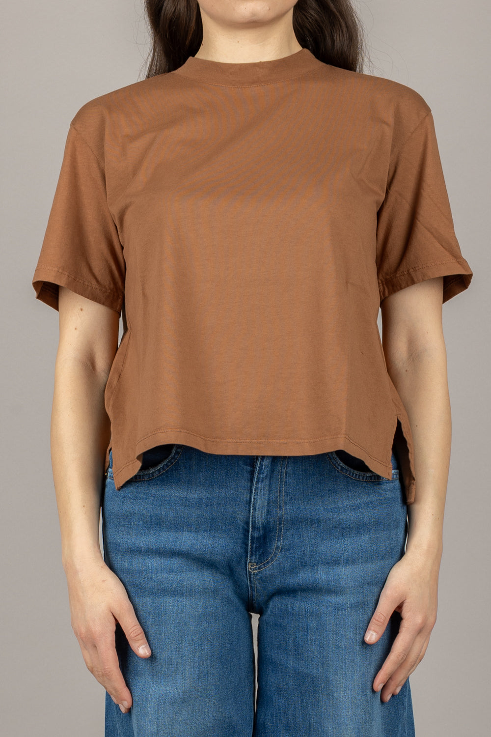 EMUNA - 271M05 - T-SHIRT CON SPACCHETTI