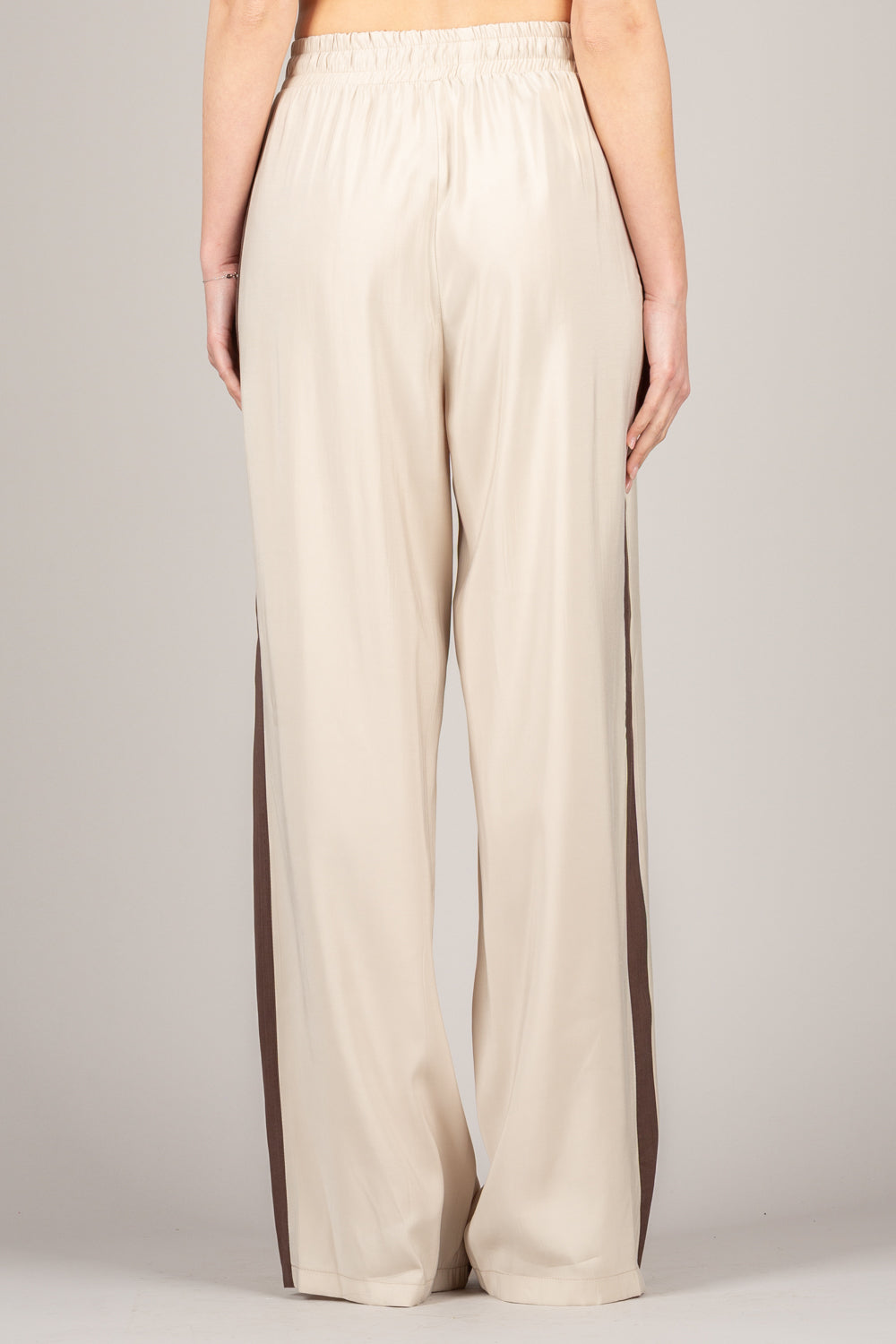 TENSIONE IN - 26P4584 - PANTALONE SETA LAVATA CON BANDA LATERALE GESSO/MORO