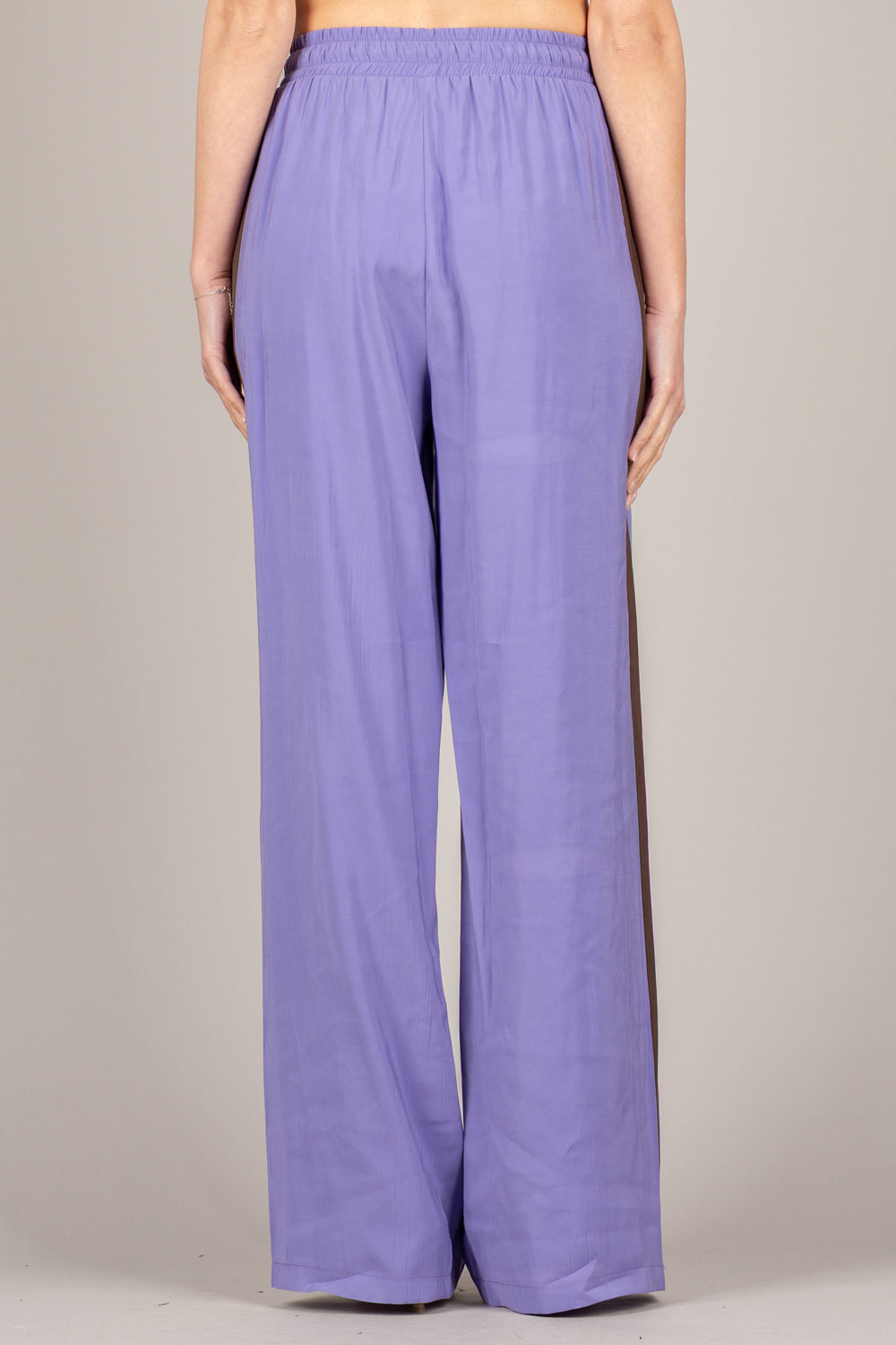 TENSIONE IN - 26P4584 - PANTALONE SETA LAVATA CON BANDA LATERALE VIOLA/MORO