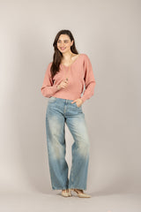 VICOLO - 2AB2078 - MAGLIA SCOLLO A V CON FUSCIACCA ROSA