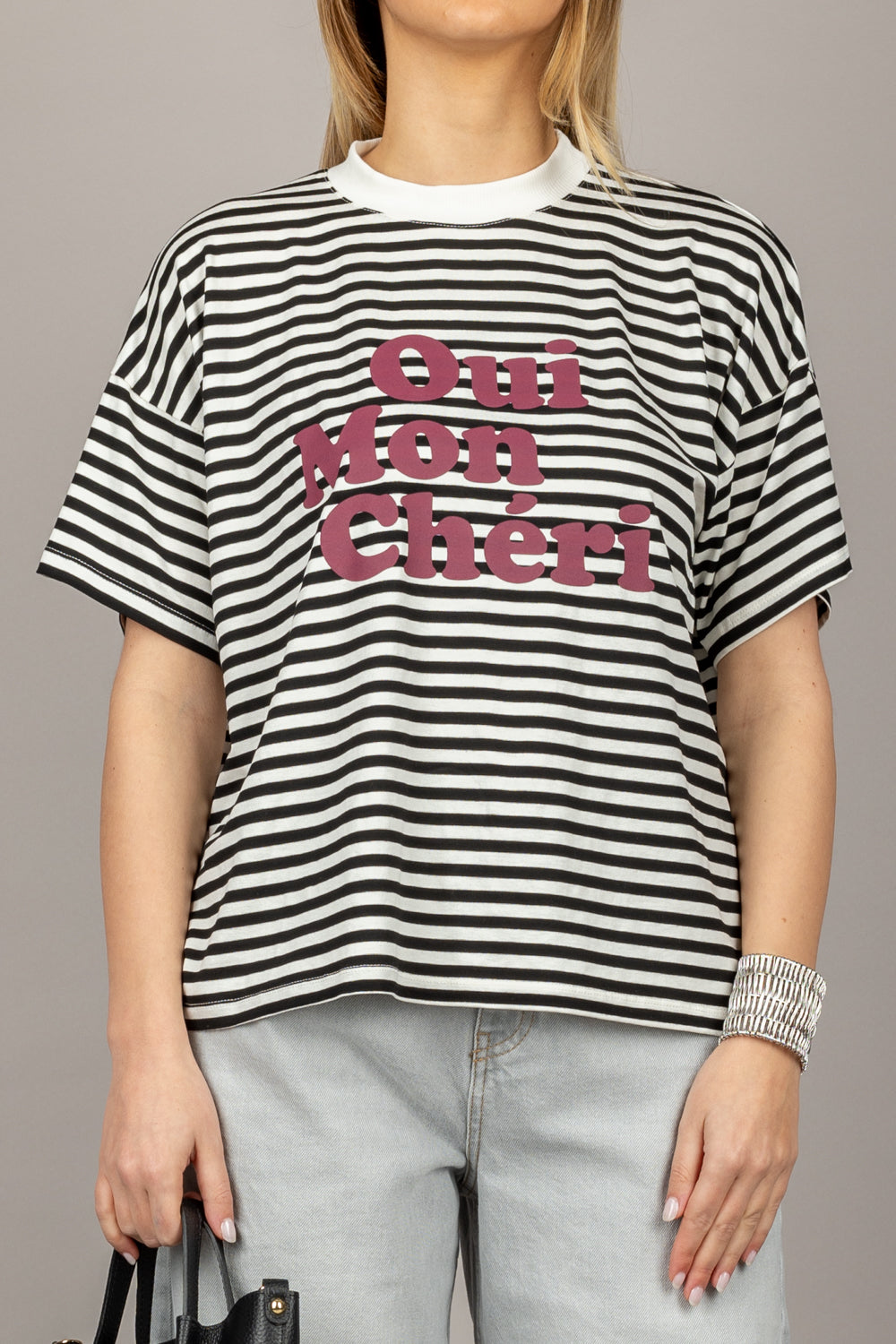 VICOLO - RD0328 - T-SHIRT A RIGHE CON SCRITTA OUI MON CHERI