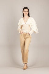 TENSIONE IN - RI1106 - MAGLIA SCOLLO A V CON VOLANT E CORPETTO BURRO